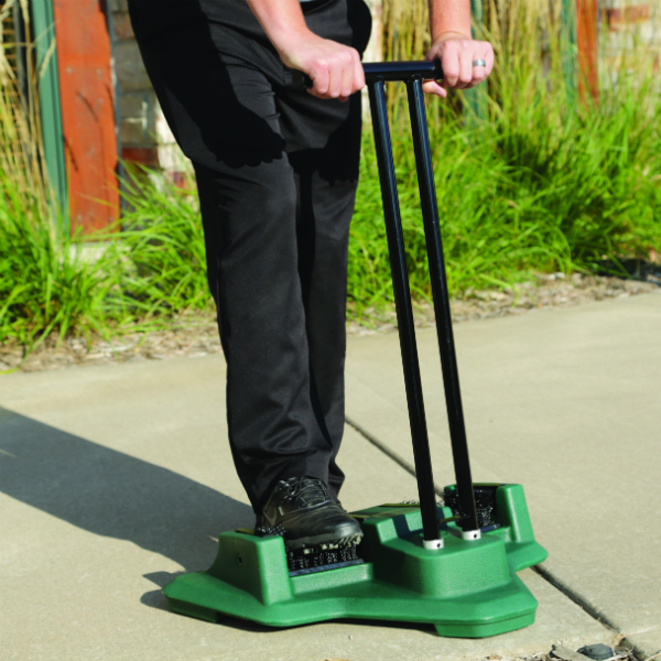 Par Aide Portable Spike Brush Stand Country Club International